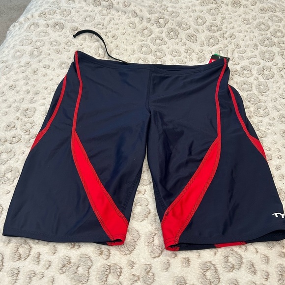 NWT TYR Men’s Training Swimsuit Size 36 - Picture 1 of 8